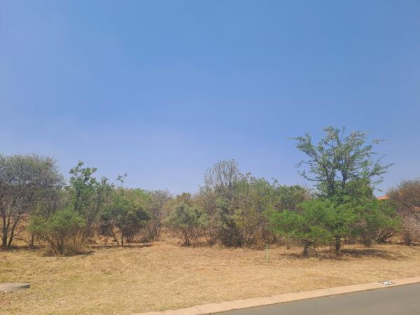 1 026 m² Land