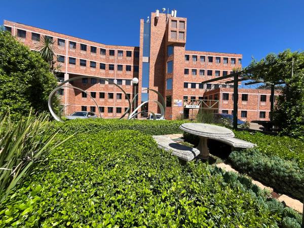 210  m² Commercial space