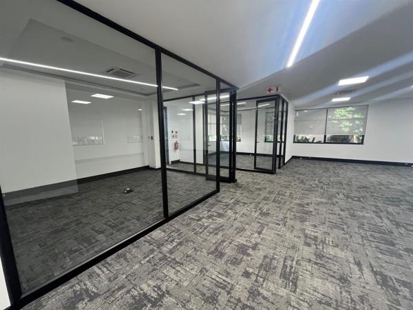 298  m² Commercial space