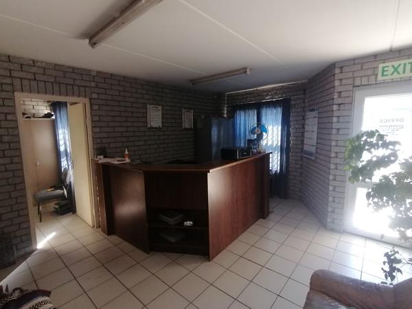 327  m² Industrial space