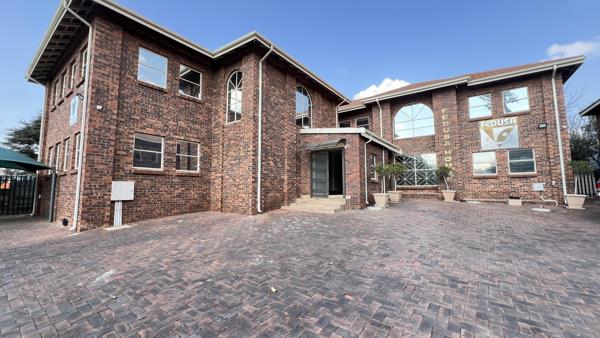 1 080  m² Commercial space