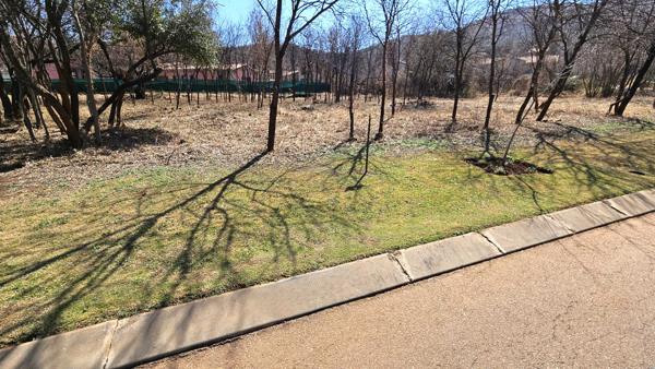 800 m² Land