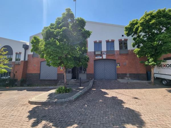 648  m² Industrial space