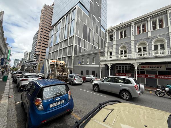 300  m² Commercial space