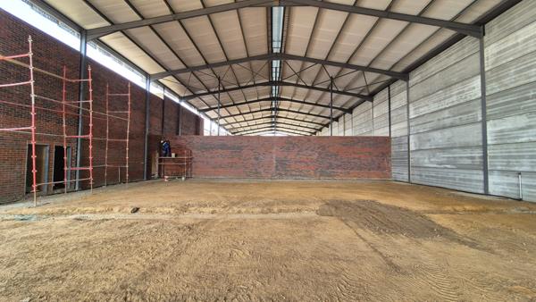 596  m² Industrial space