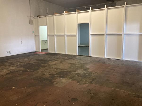 212  m² Industrial space