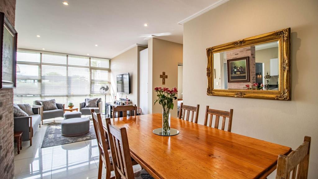 3 Bedroom ApartmentBedfordview - View 2