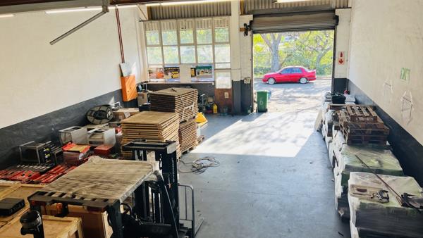 198  m² Industrial space