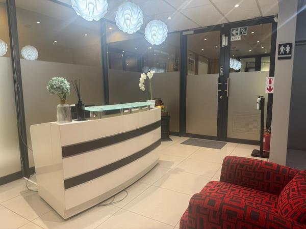 251  m² Commercial space