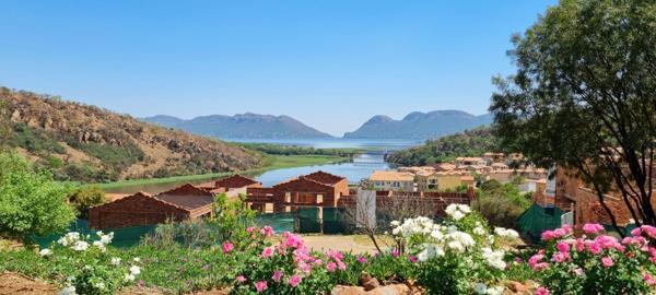 688 m² Land