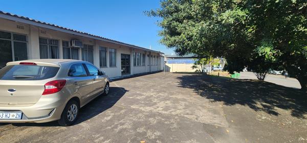 300  m² Commercial space