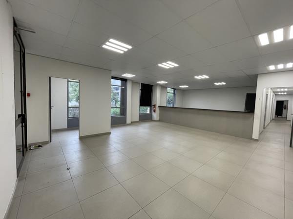 216  m² Commercial space