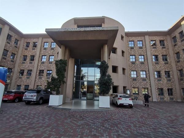 137  m² Commercial space