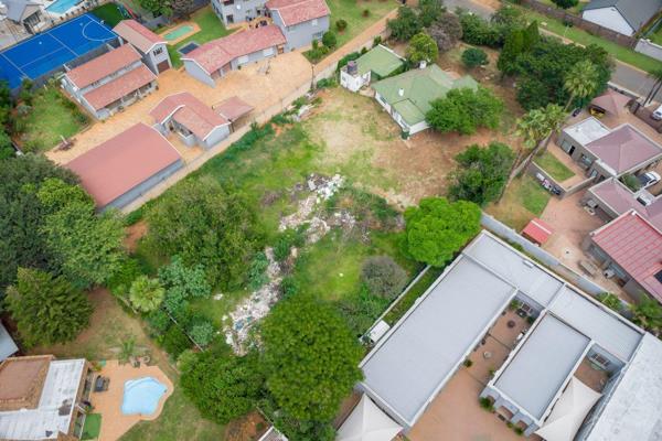 884 m² Land