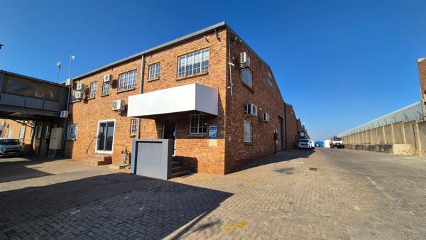 884  m² Industrial space