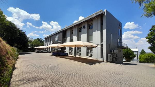 236  m² Commercial space