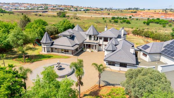 6 Bedroom House