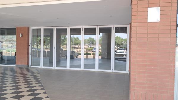 662  m² Commercial space