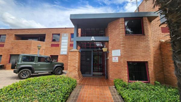 205  m² Commercial space