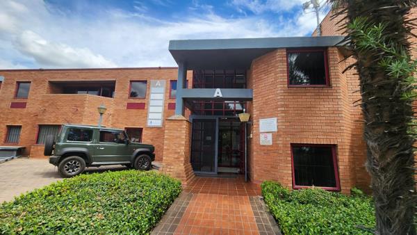 225  m² Commercial space