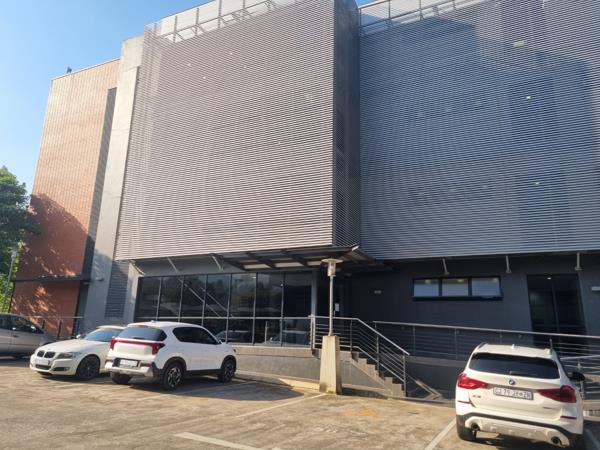 81  m² Commercial space