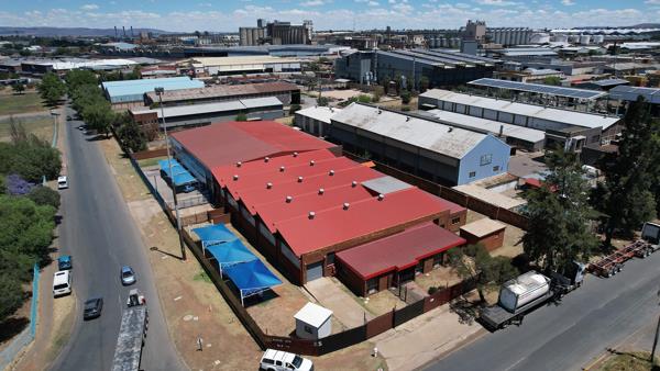 2 500  m² Industrial space