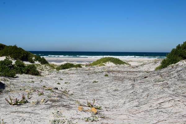 660 m² Land