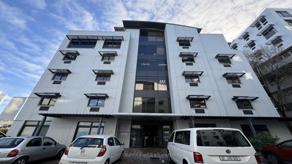 787  m² Commercial space