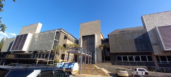 320  m² Office Space