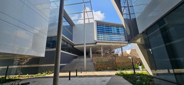 527  m² Commercial space