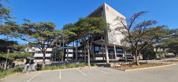 5 204  m² Commercial space