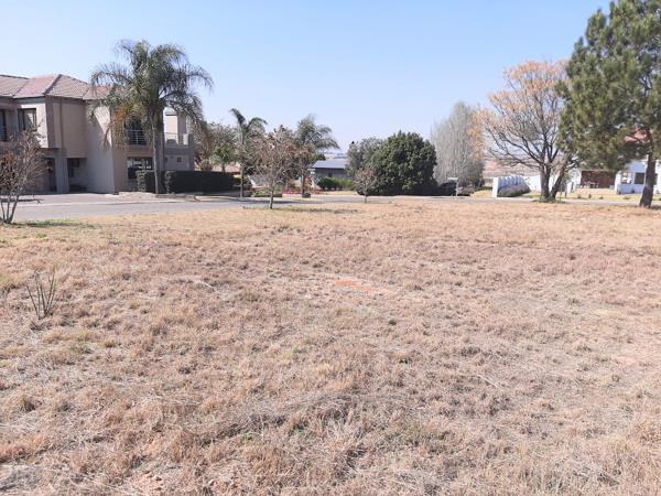 1 067 m² Land