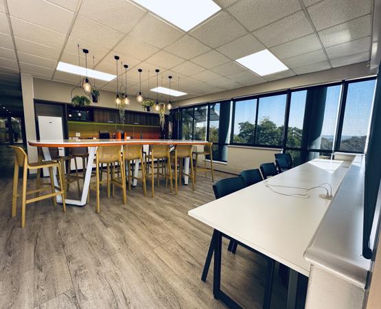 574  m² Commercial space