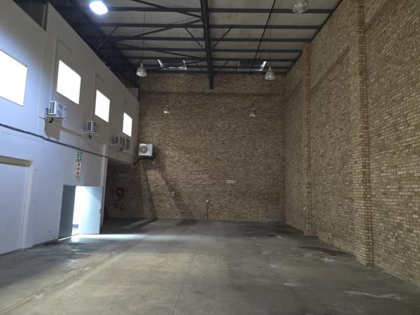1 050  m² Industrial space