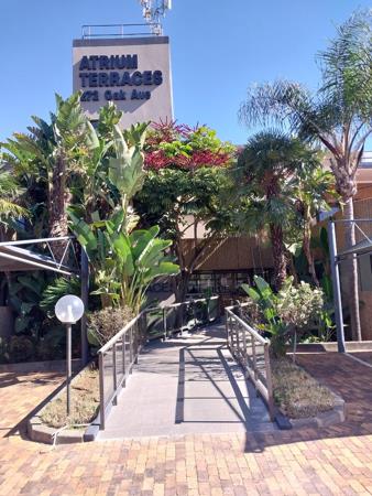 122  m² Commercial space