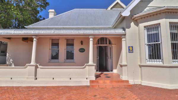 202  m² Commercial space