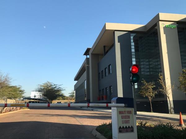 10 000  m² Commercial space