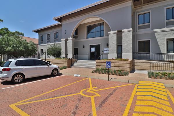 196  m² Commercial space