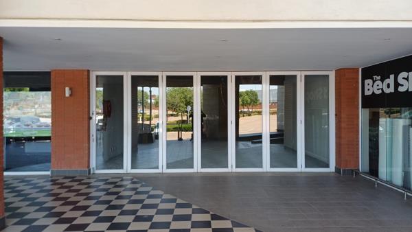 662  m² Commercial space