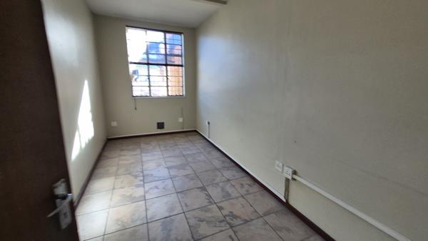 848  m² Industrial space