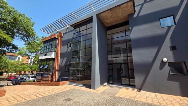 196  m² Commercial space