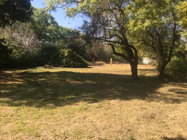 1 647 m² Land