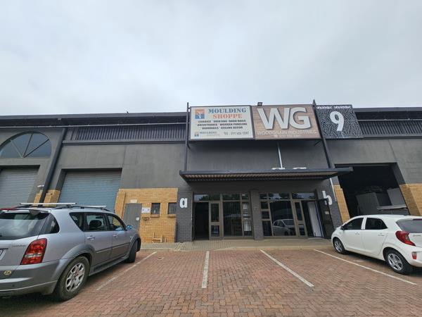 306  m² Industrial space