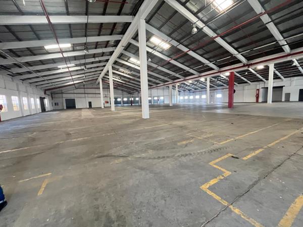3 808  m² Commercial space