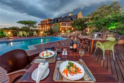 10 000  m² Commercial space