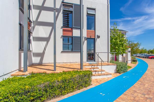 99  m² Commercial space