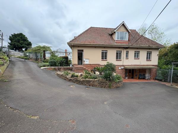 6 Bedroom House