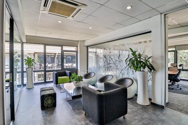 990 m² Office Space