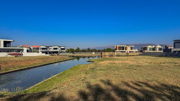 1 349 m² Land
