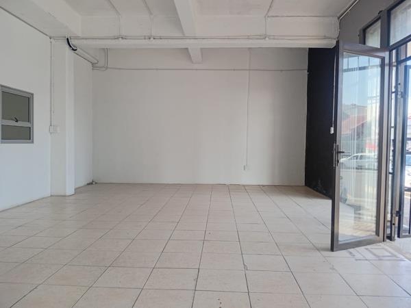 348  m² Commercial space